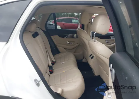 2016 Mercedes-Benz Glc 300 4Matic z USA, uszkodzony, nr VIN WDC0G4KB6GF070380